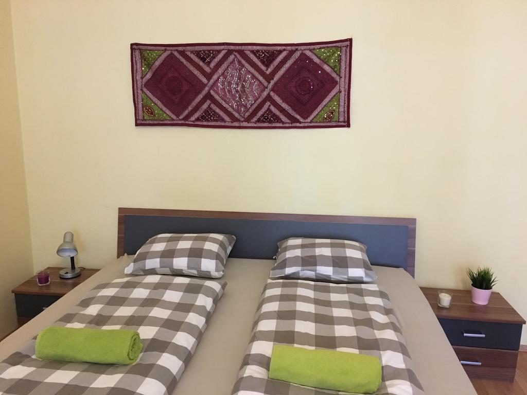 Palmovka Apartment *